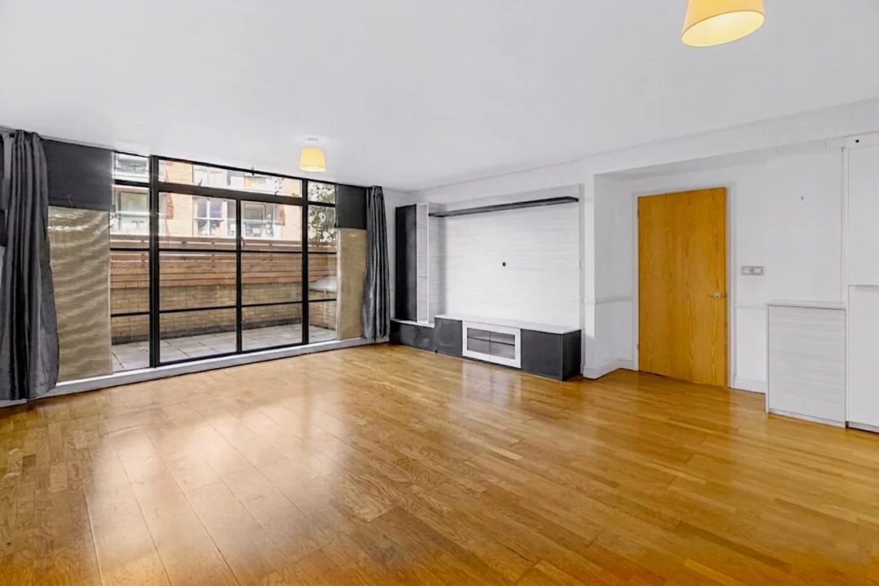 Flat Goat Wharf in Greater London