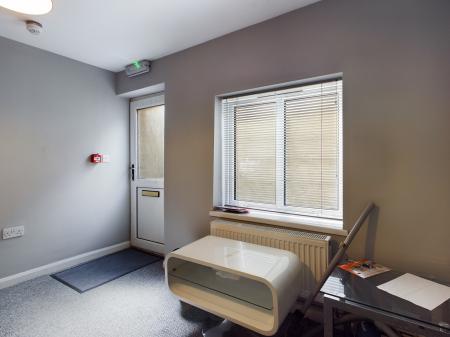 Flat Heathfield in Swansea