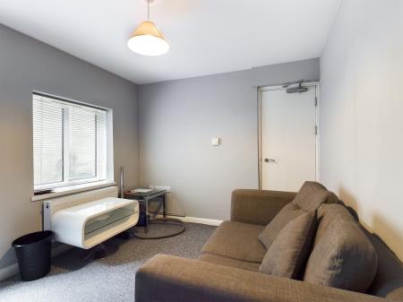 Flat Heathfield in Swansea