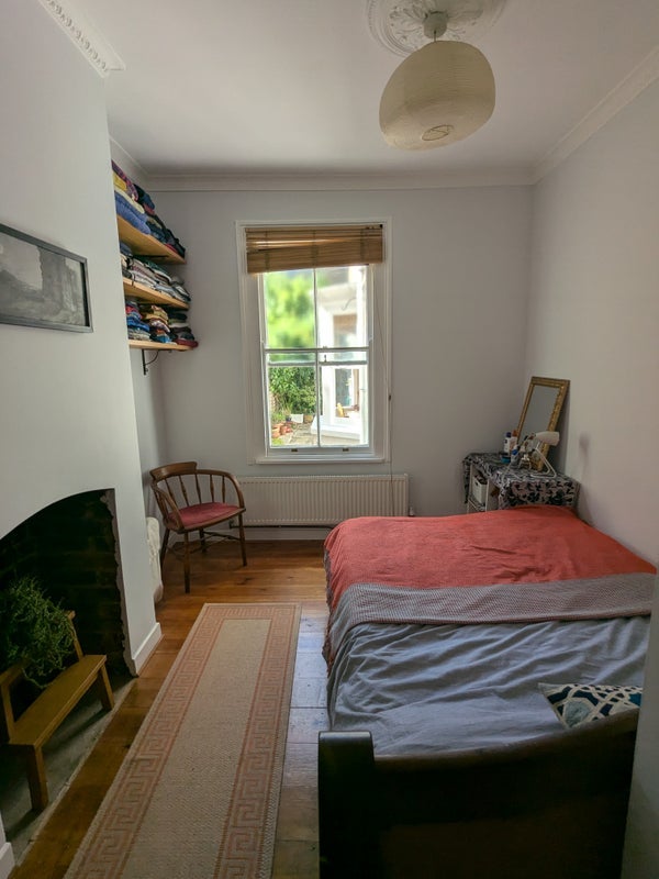 Flat Candler Street in Greater London