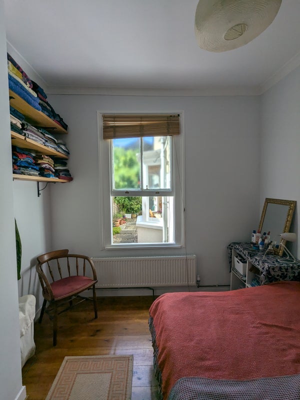 Flat Candler Street in Greater London