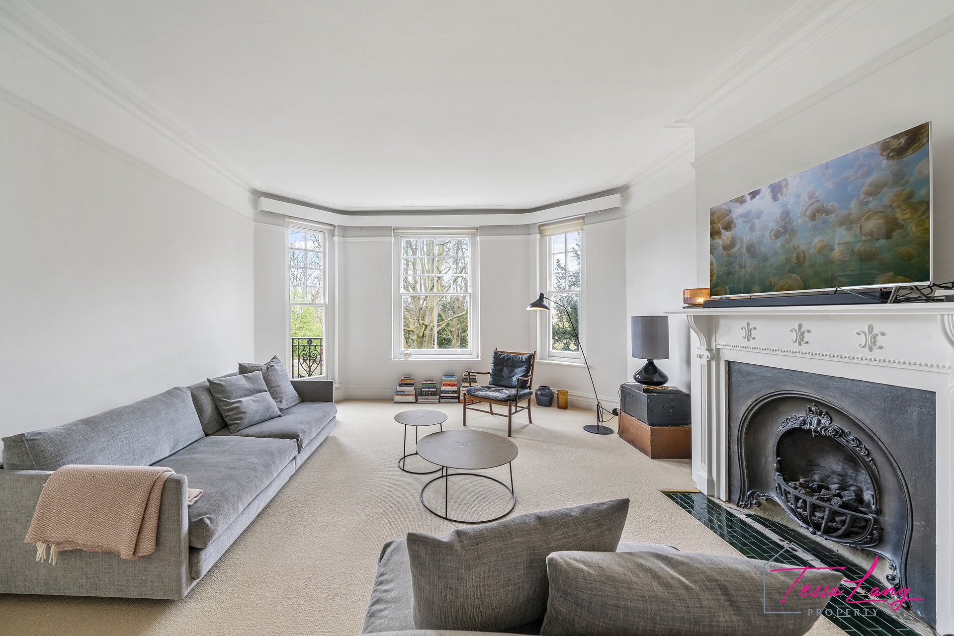 Flat Brookfield in Greater London