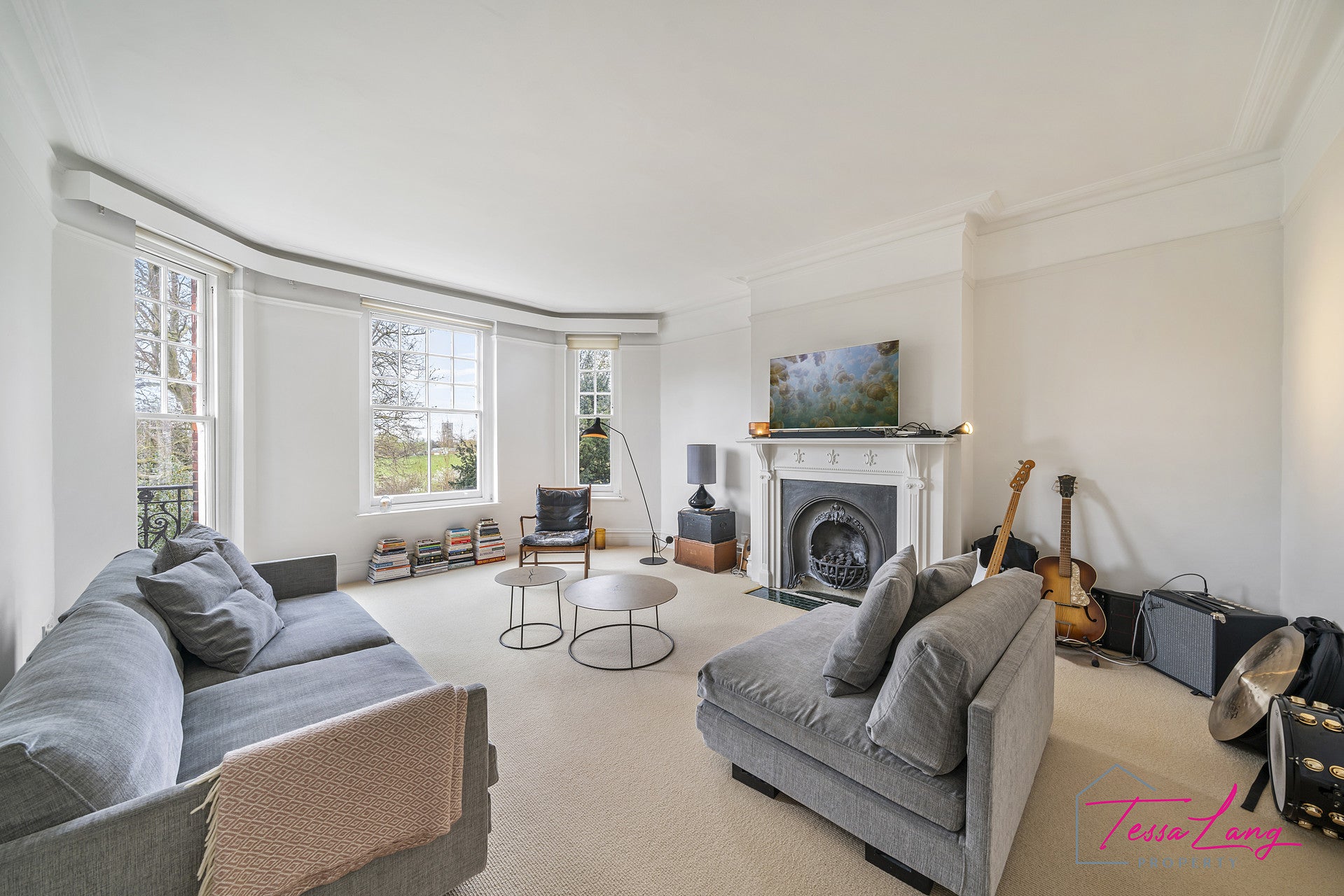 Flat Brookfield in Greater London