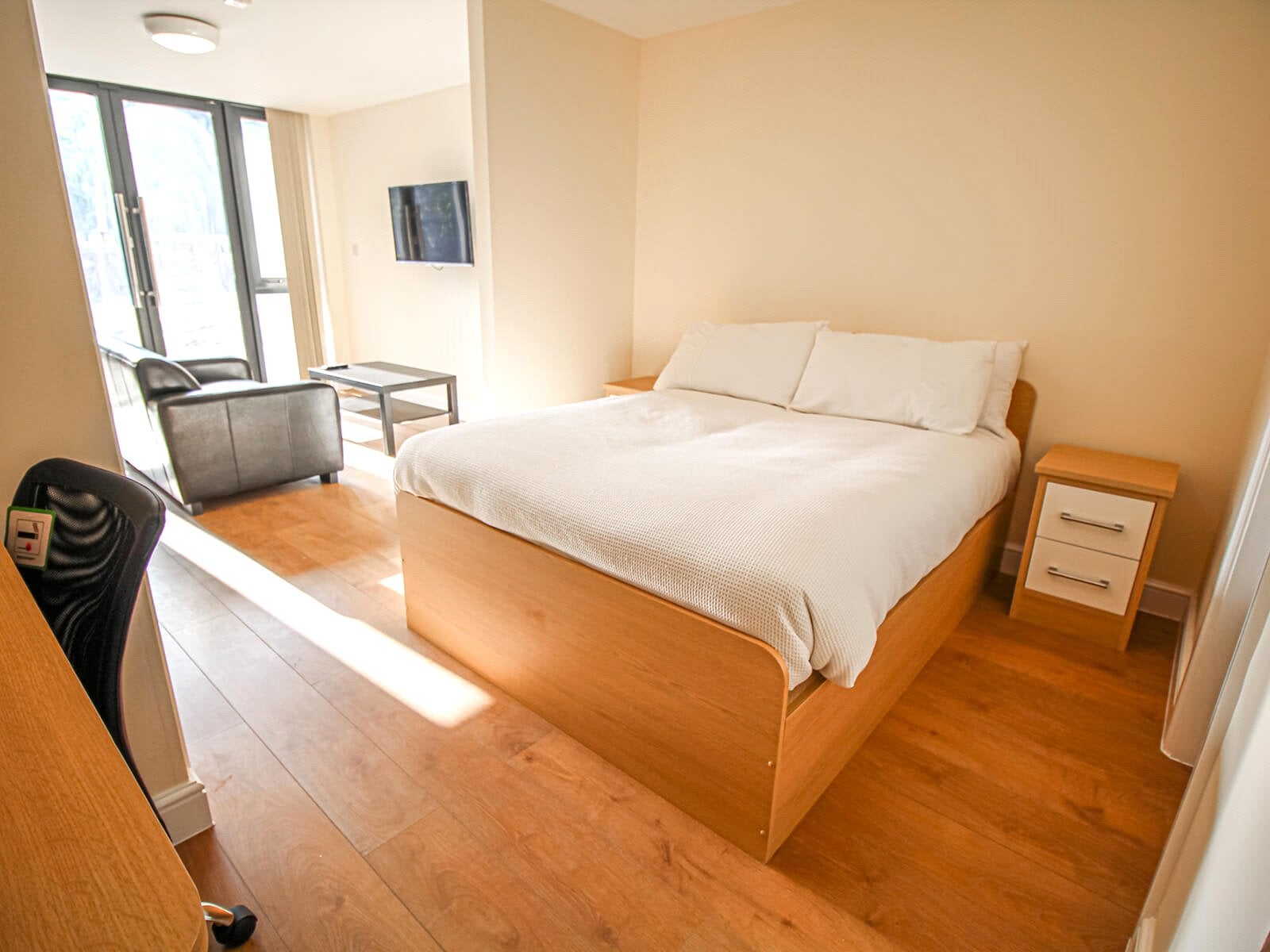 Flat Clarendon Road in Leeds