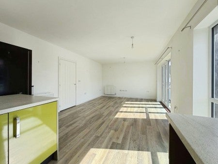 Flat Laurens van der Post Way in Ashford