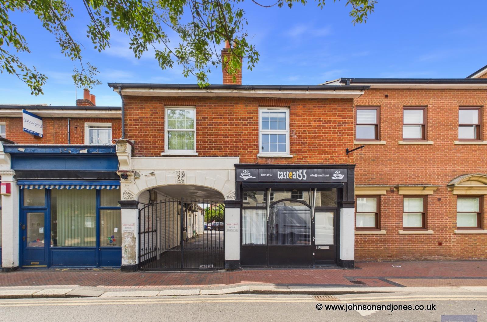 Flat Guildford Street in Borough of Runnymede