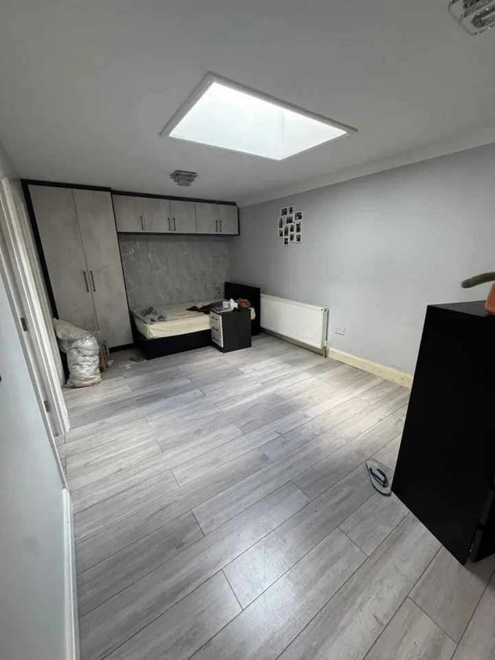 Flat South Avenue in Greater London
