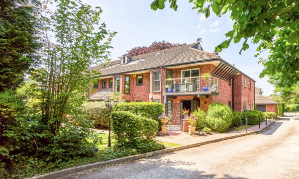 Flat Knutsford Road in Wilmslow
