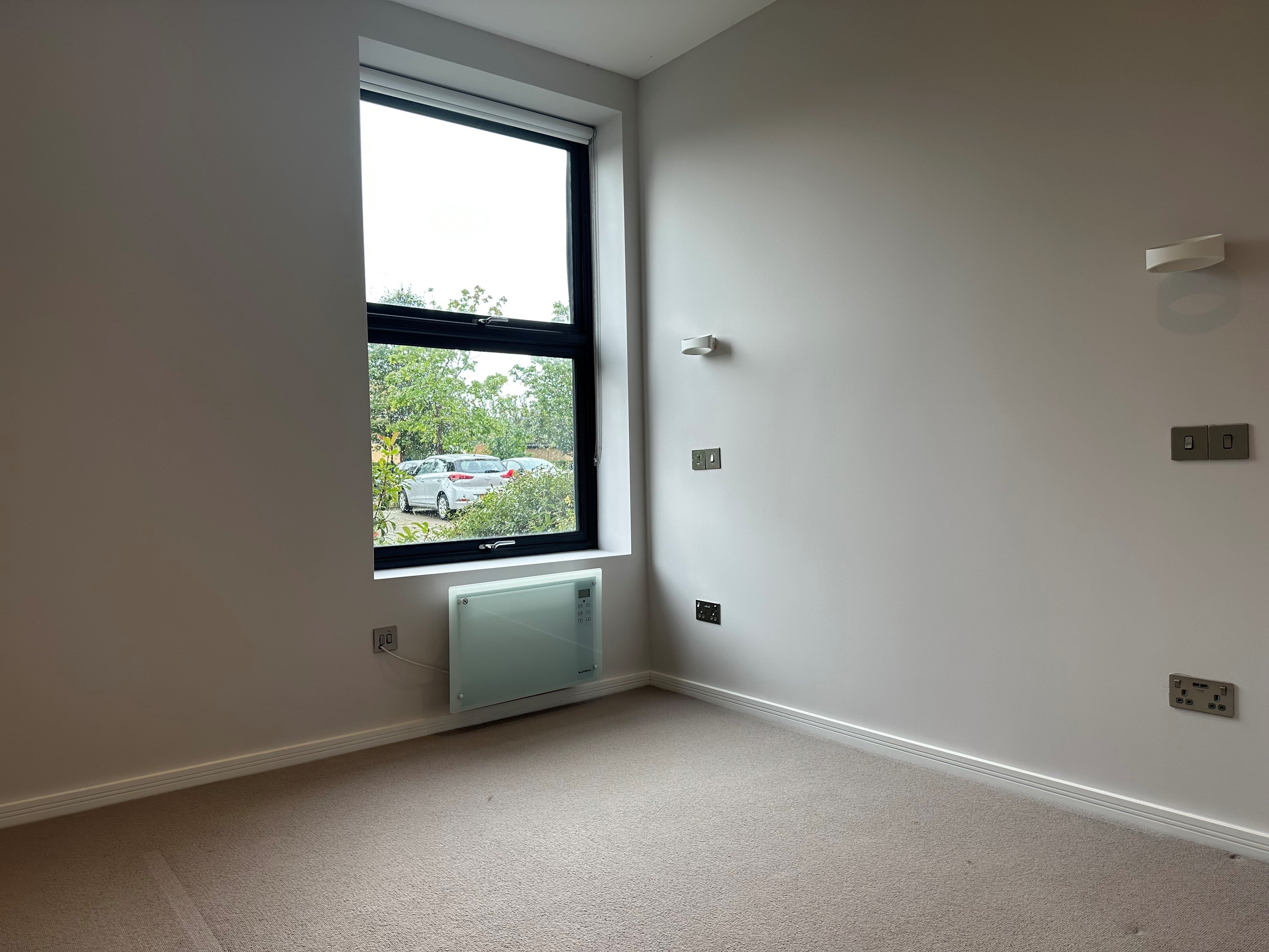Flat Brants Bridge in Bracknell