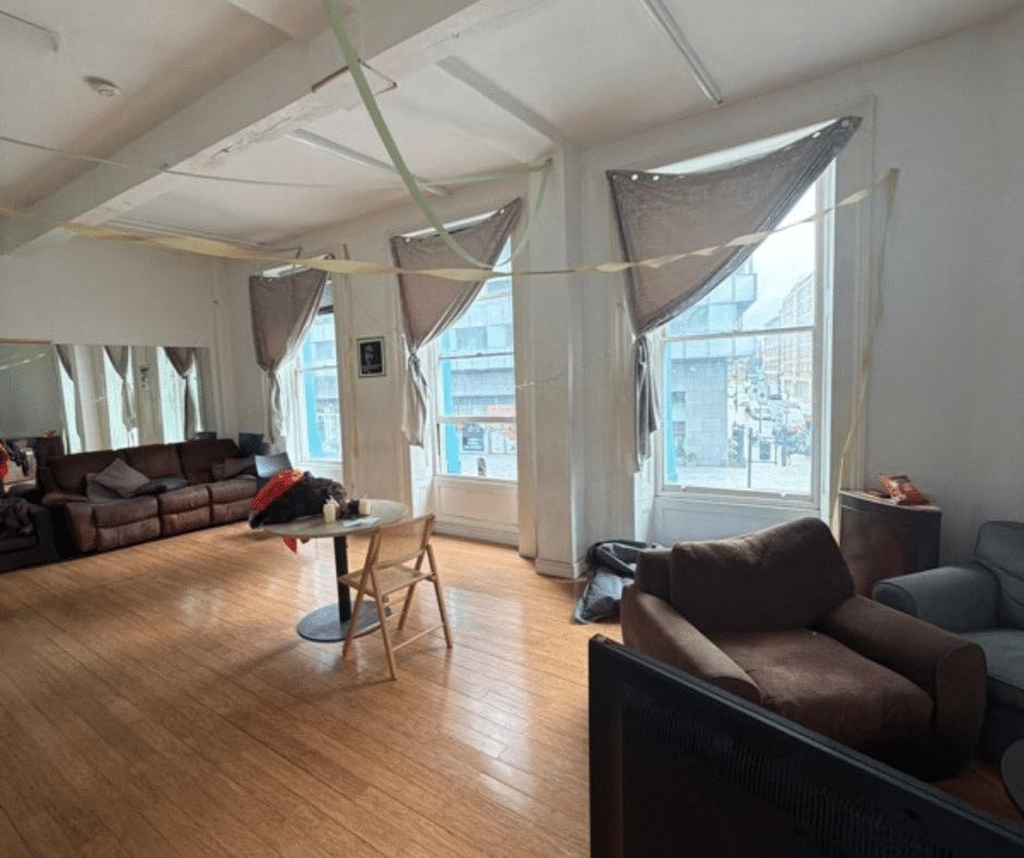 Room Hampstead Road in Greater London