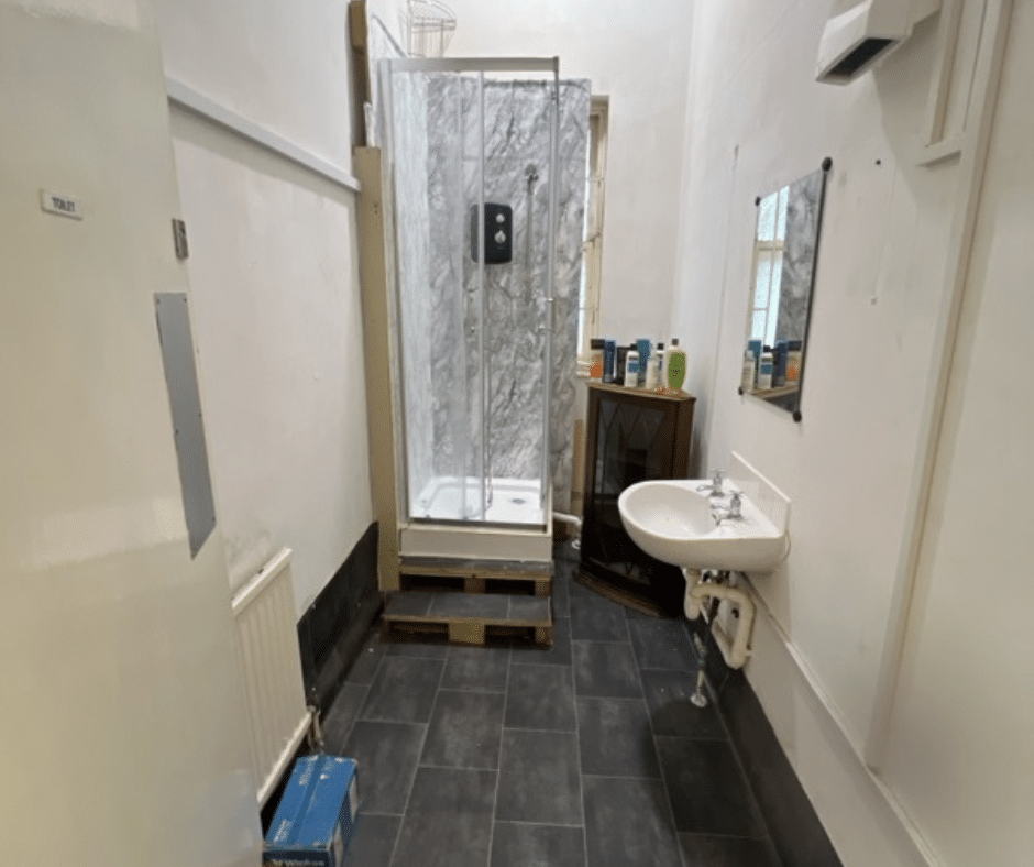 Room Hampstead Road in Greater London