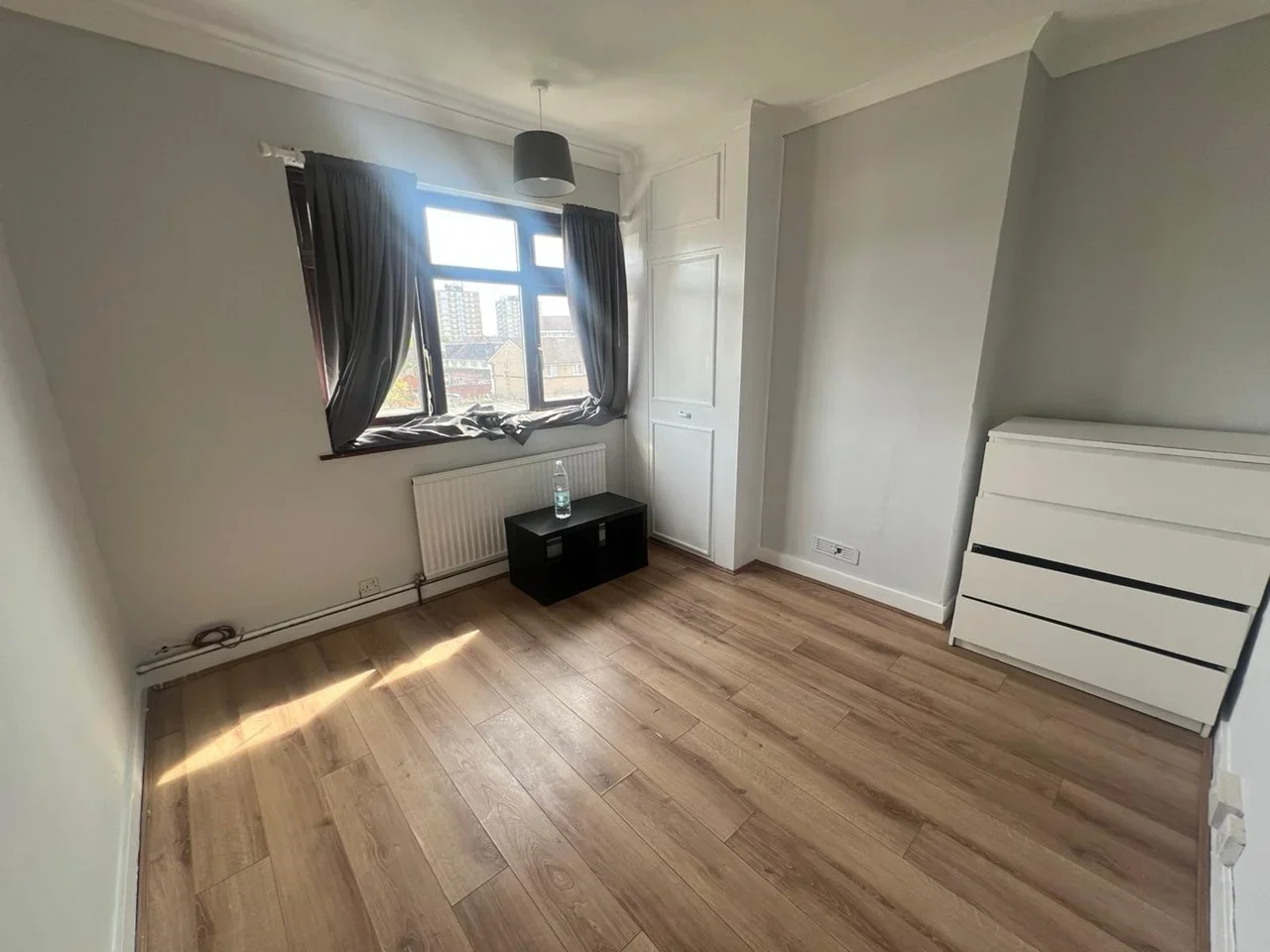 House Dell Road in Greater London