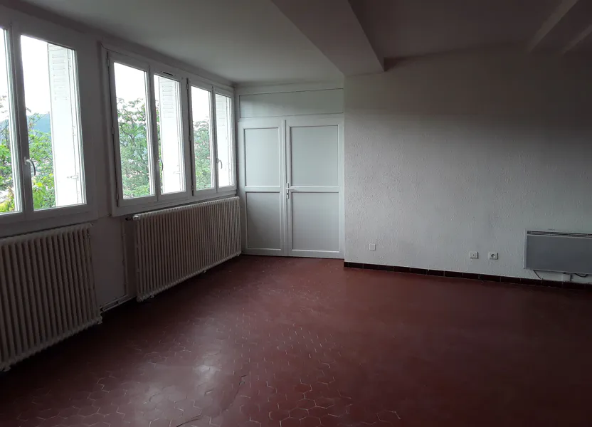 Appartement Avenue Jean Moulin à Château-Arnoux-Saint-Auban