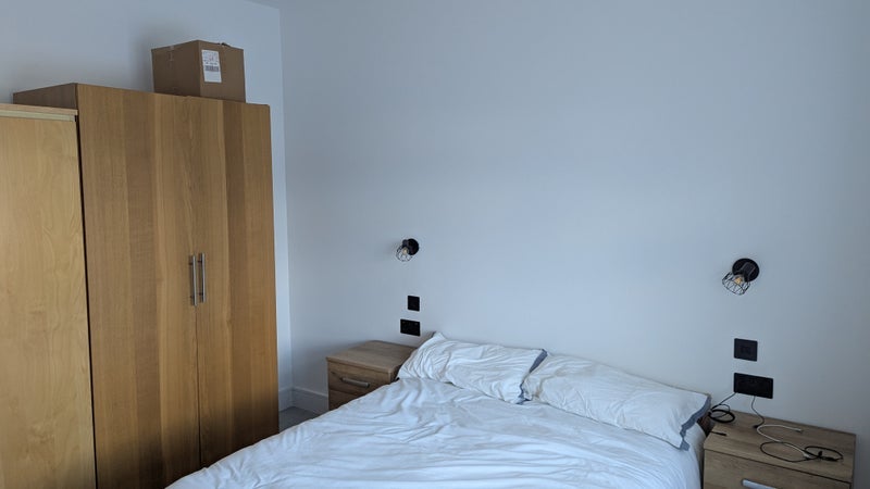 Room Horsham Avenue in Greater London