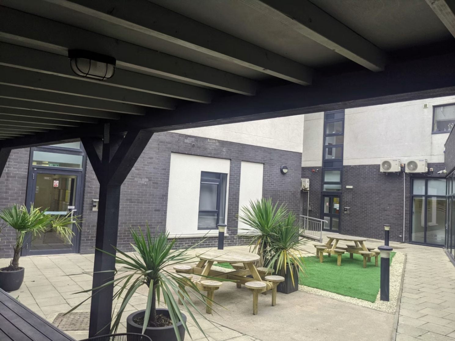 Flat Calton Wynd in City of Edinburgh
