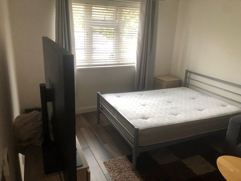 Flat Nash Road in Slough