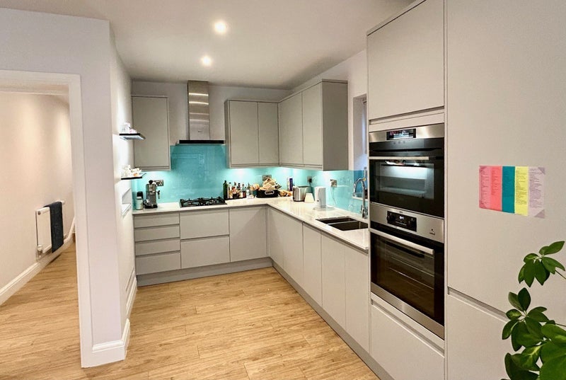 Room Chatsworth Road in Greater London