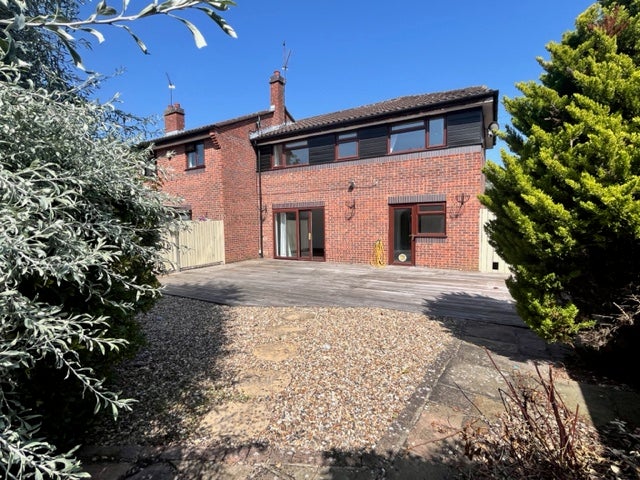 House Rosebay Avenue in Billericay