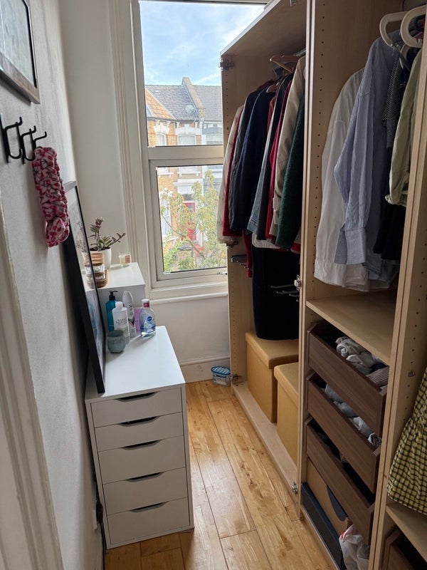 Room Duckett Road in Greater London