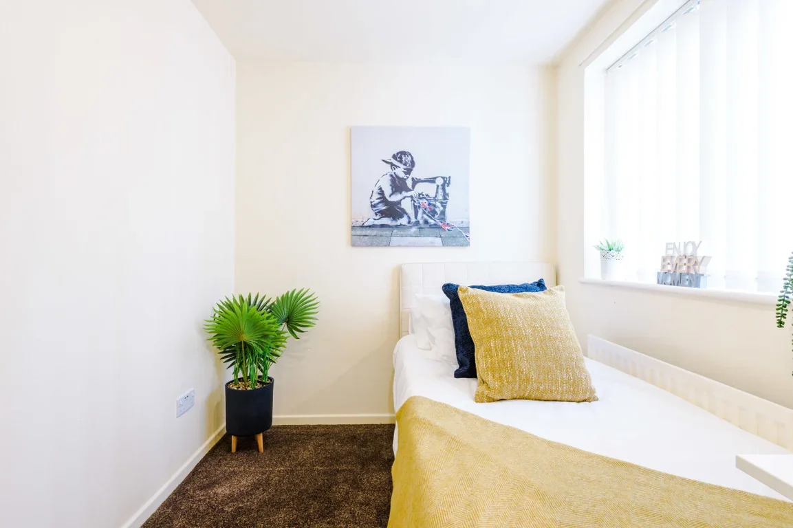 Flat Gemini Road in Salford