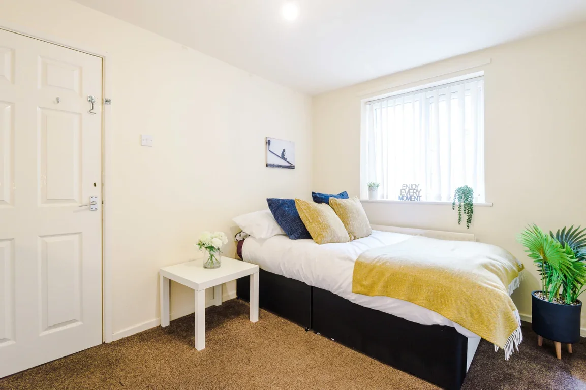 Flat Gemini Road in Salford