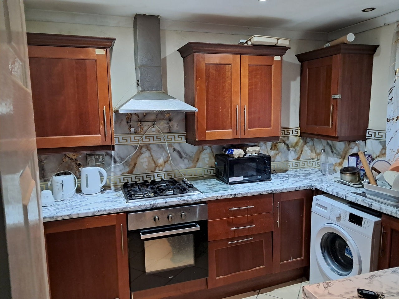 Room Godstow Road in Greater London