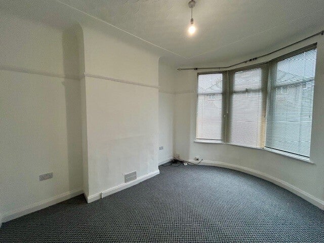 Flat Norwood Road in Wallasey