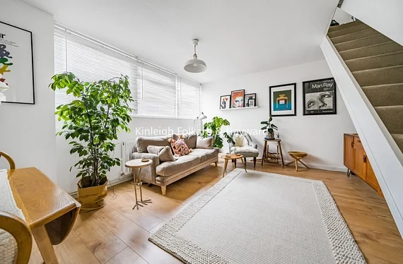 Flat Larkfield Close in Greater London