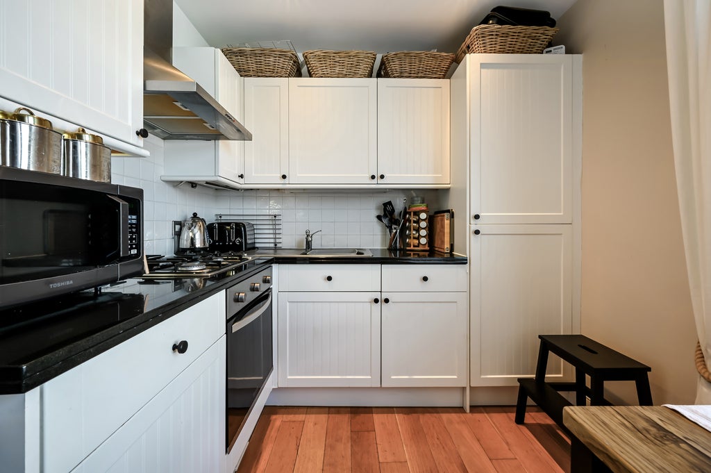 Flat Earlsfield Road in Greater London