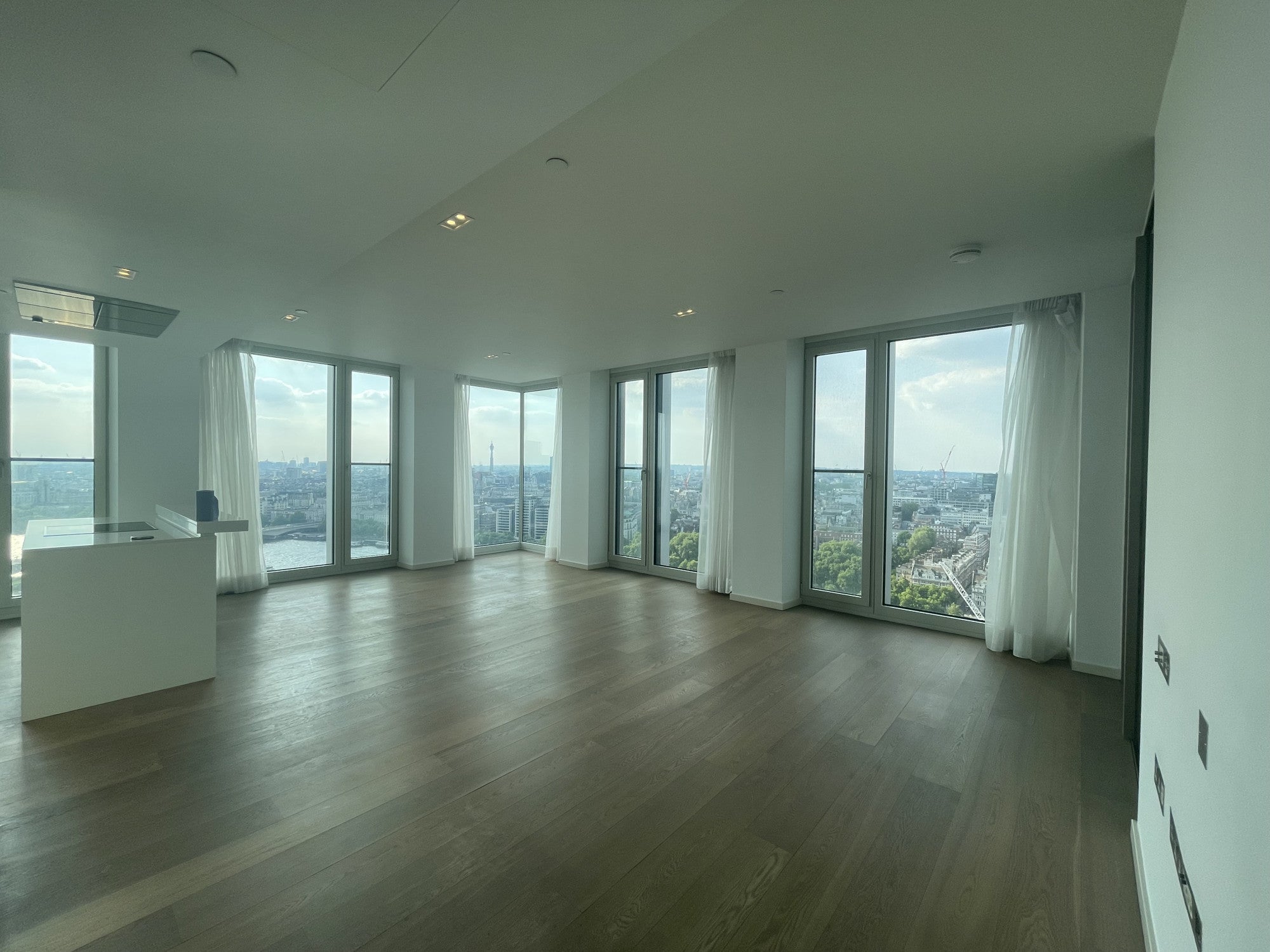 Flat Hatfields in Greater London