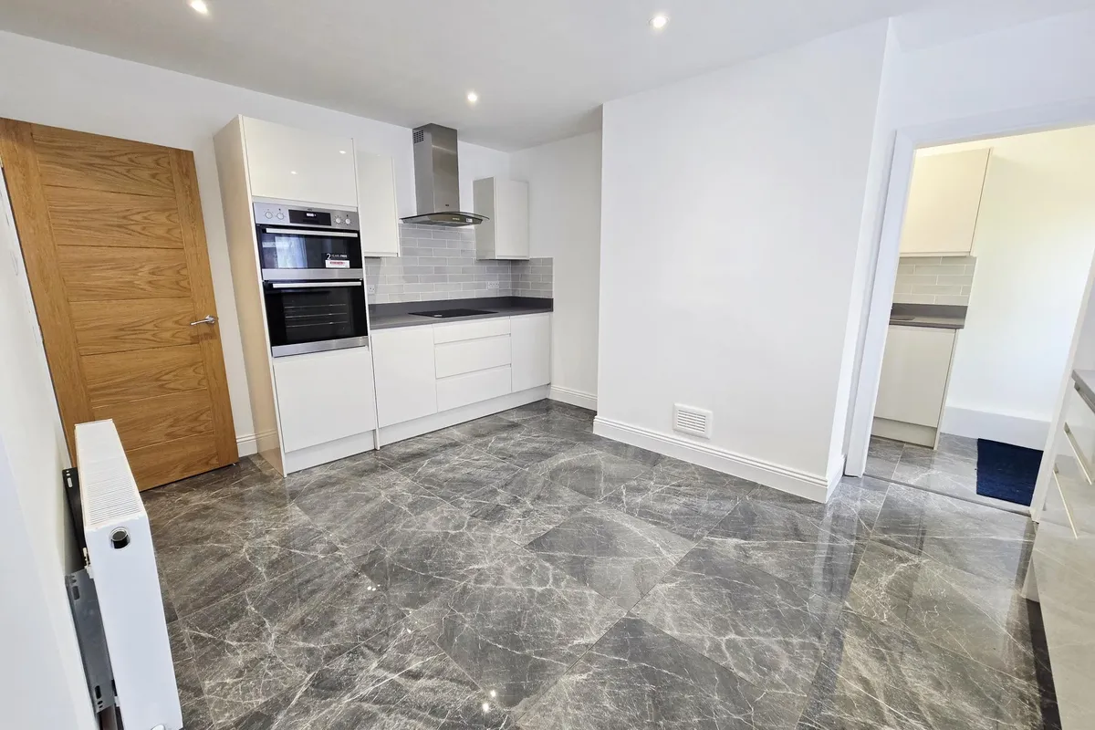 Flat Drapers Road in Greater London