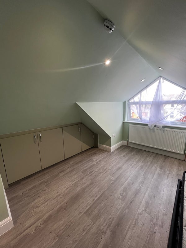 Room Wimborne Road in Poole
