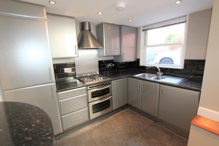 Flat Cross Street in Royal Leamington Spa