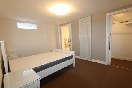 Flat Cross Street in Royal Leamington Spa