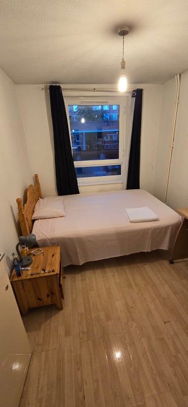 Room Lipton Road in Greater London