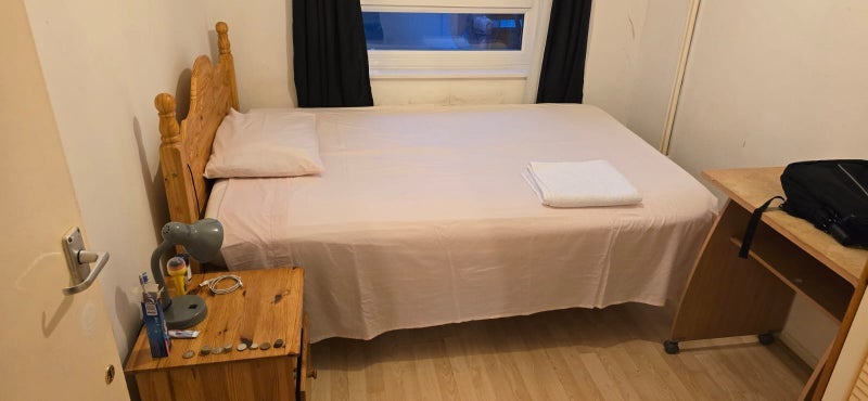 Room Lipton Road in Greater London