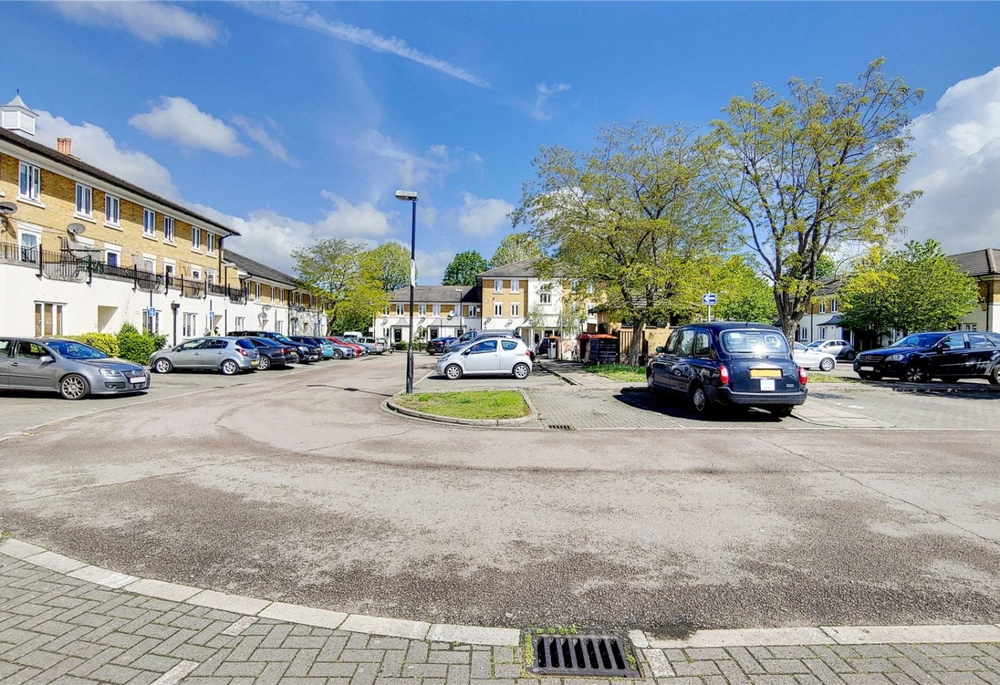Flat Coleridge Square in Greater London