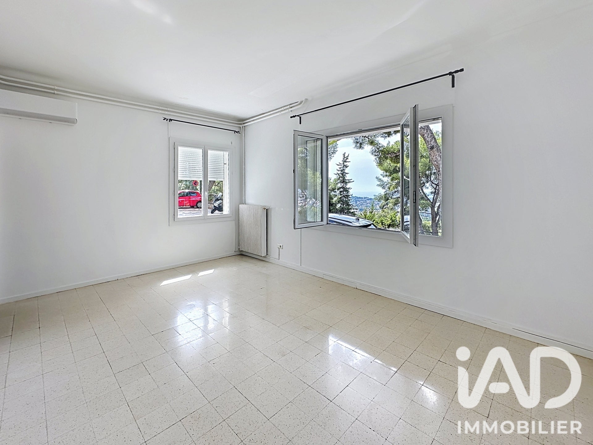 Flat Corniche Marius Escartefigue in Toulon