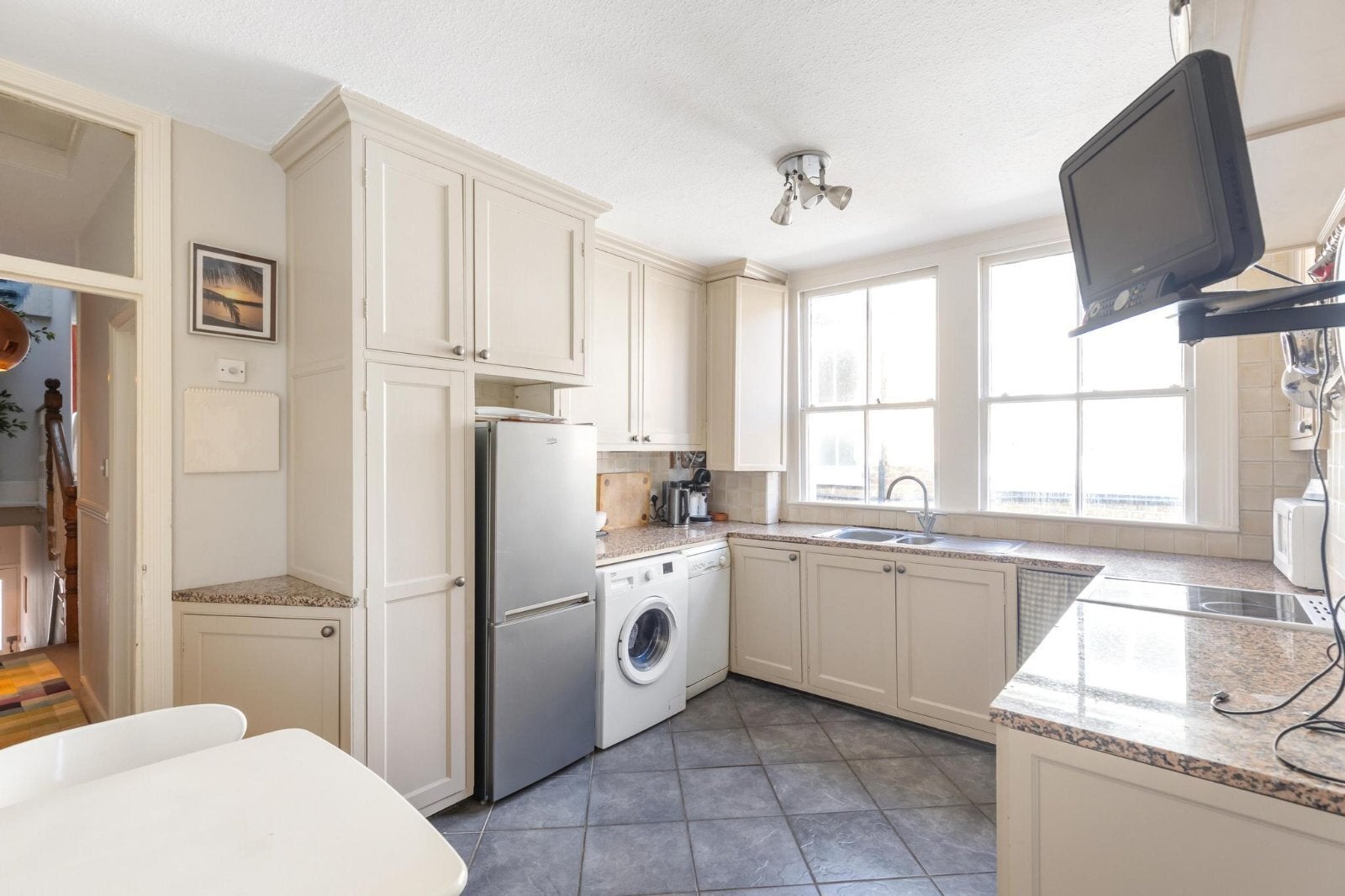 Flat Beira Street in Greater London