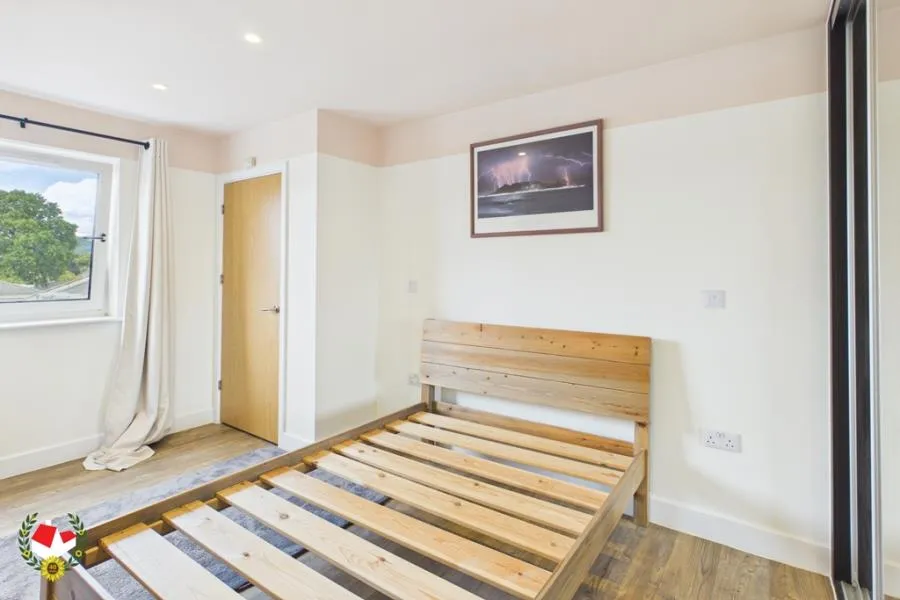 Flat Fishers Lane in Cheltenham