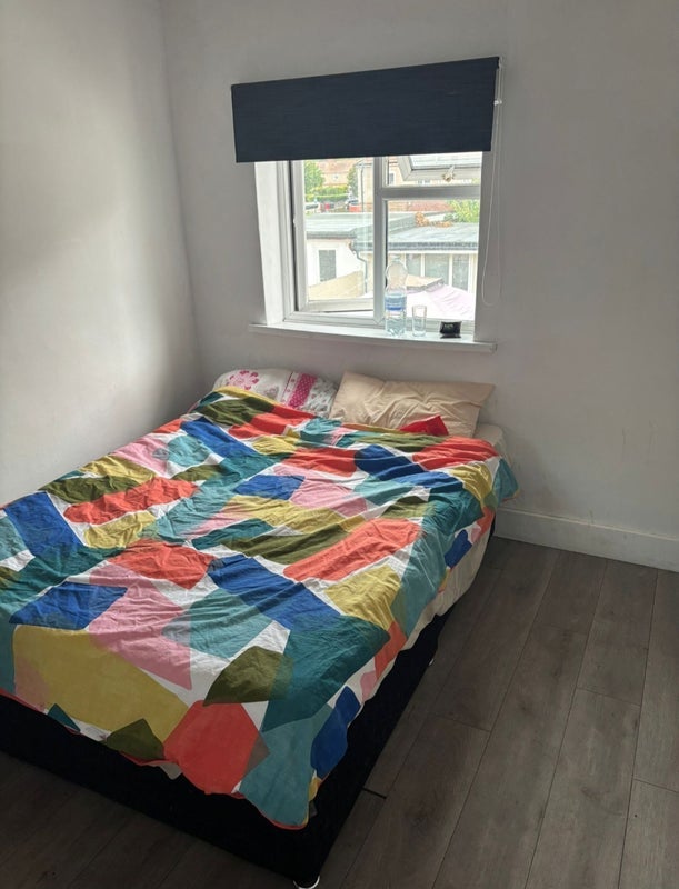 Room Granville Avenue in Slough