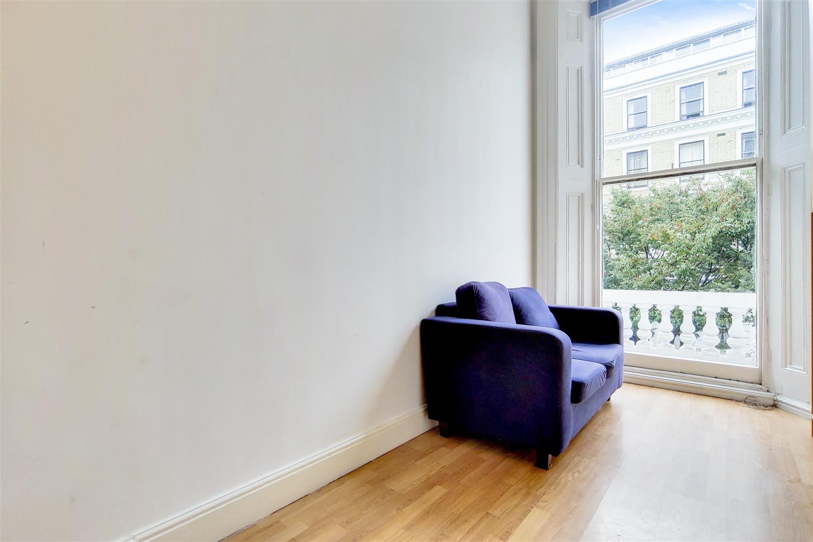 Flat Southwell Gardens in Greater London