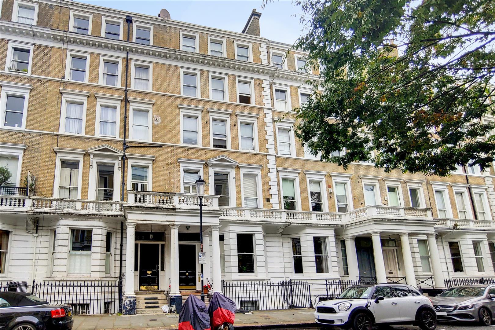 Flat Southwell Gardens in Greater London