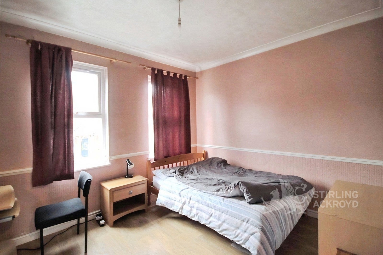 House Walnut Tree Close in Guildford