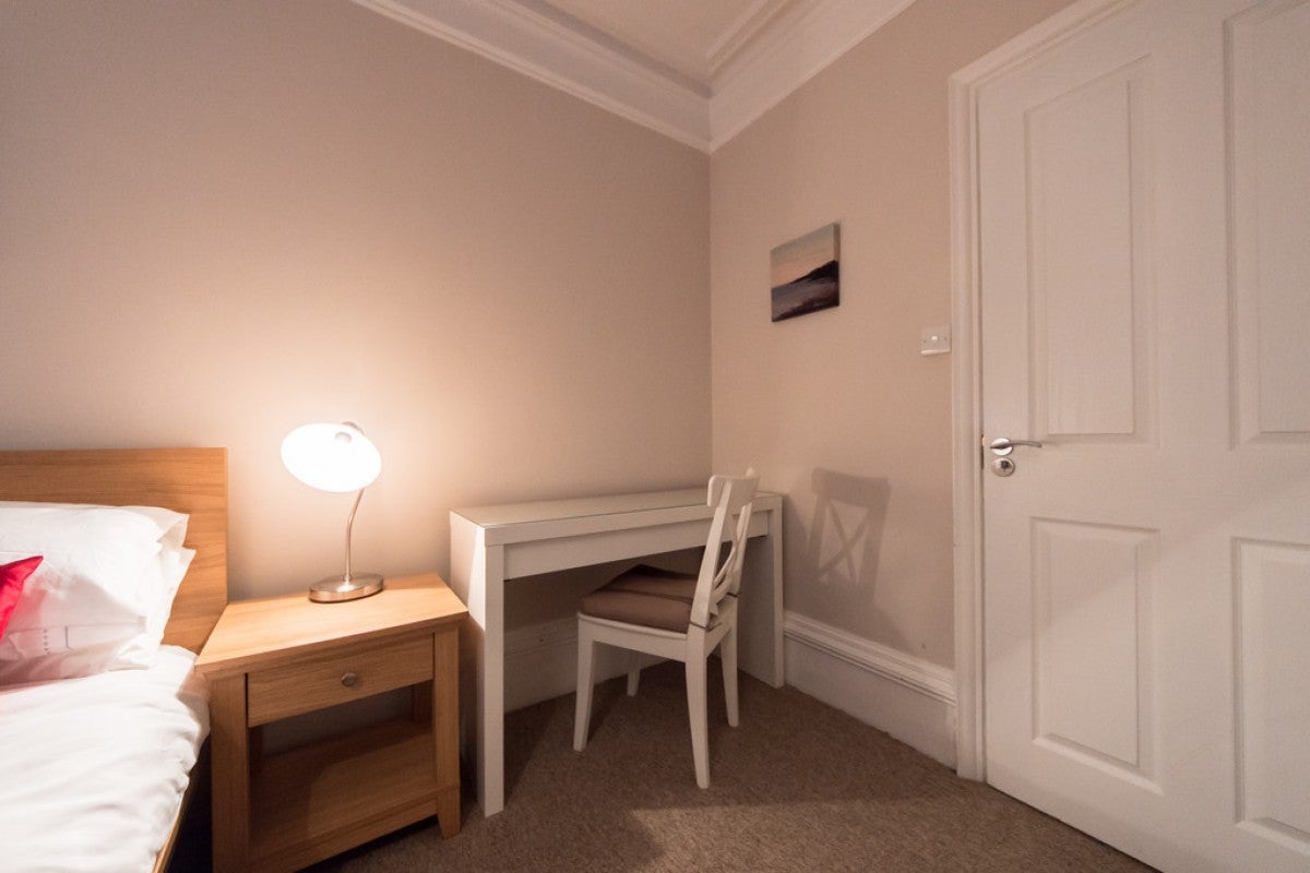 Room Waylen Street in Reading