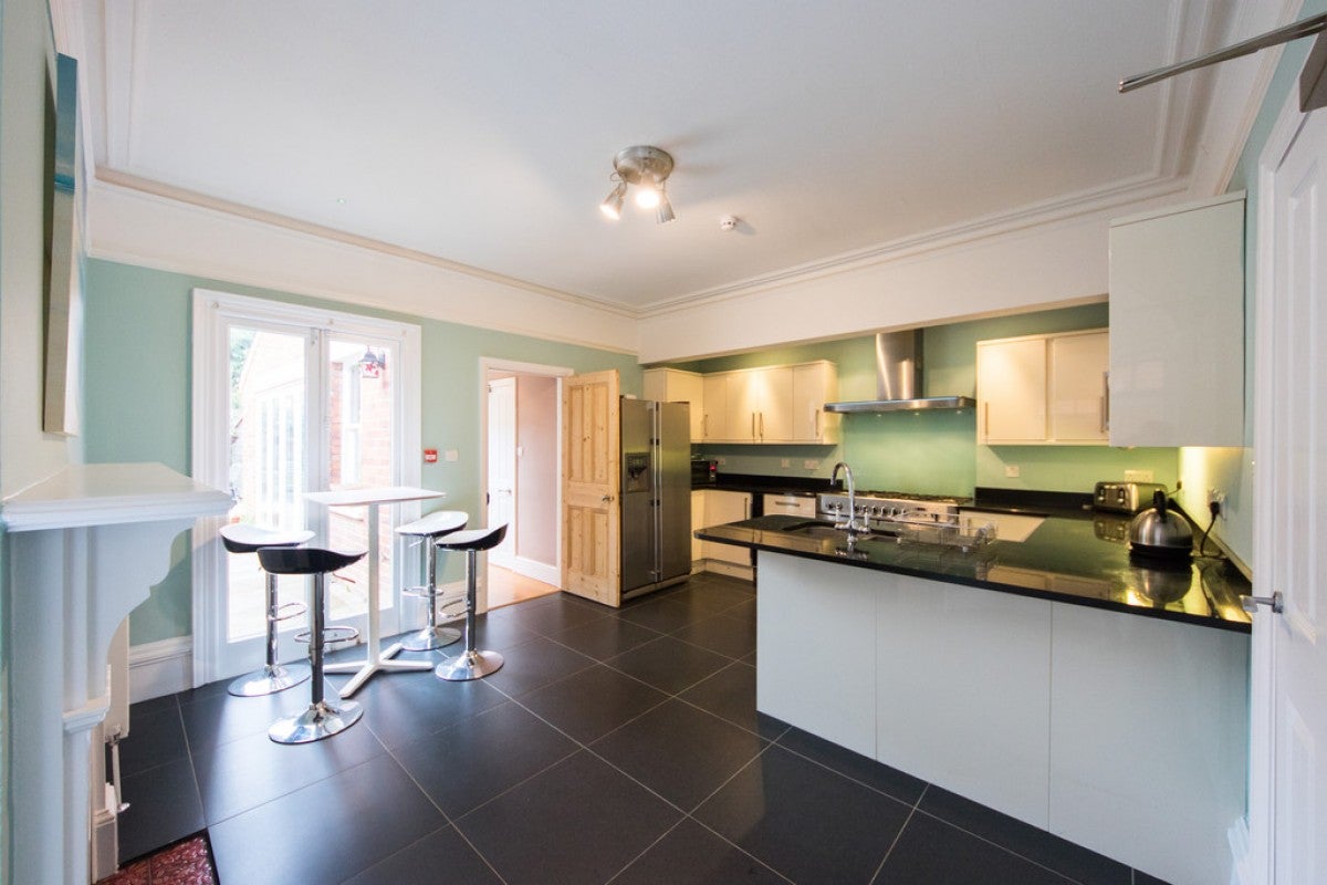 Room Waylen Street in Reading