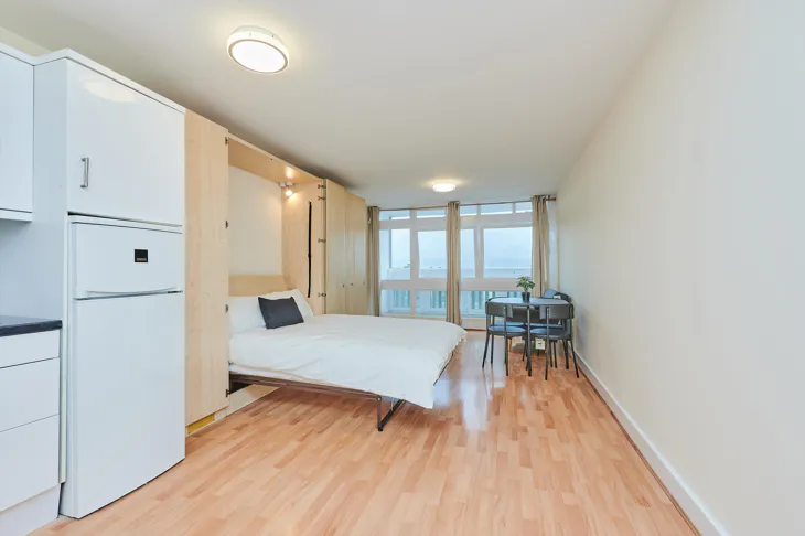 Flat Finchley Road in Greater London