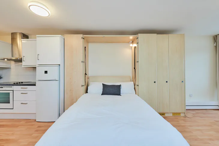 Flat Finchley Road in Greater London