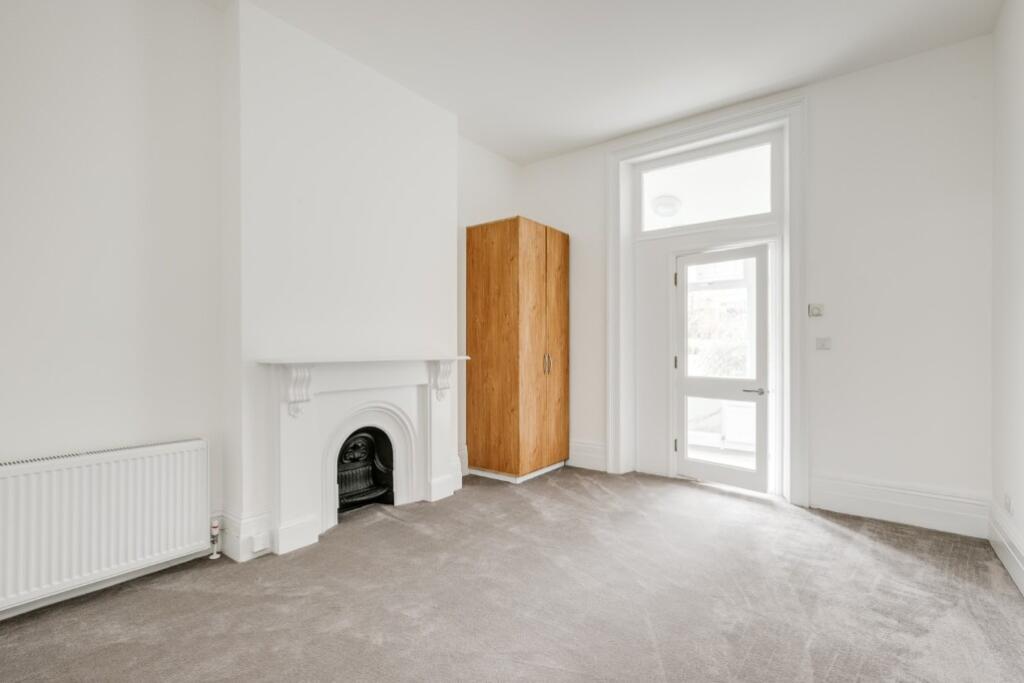 Flat Cobden Mews in Greater London
