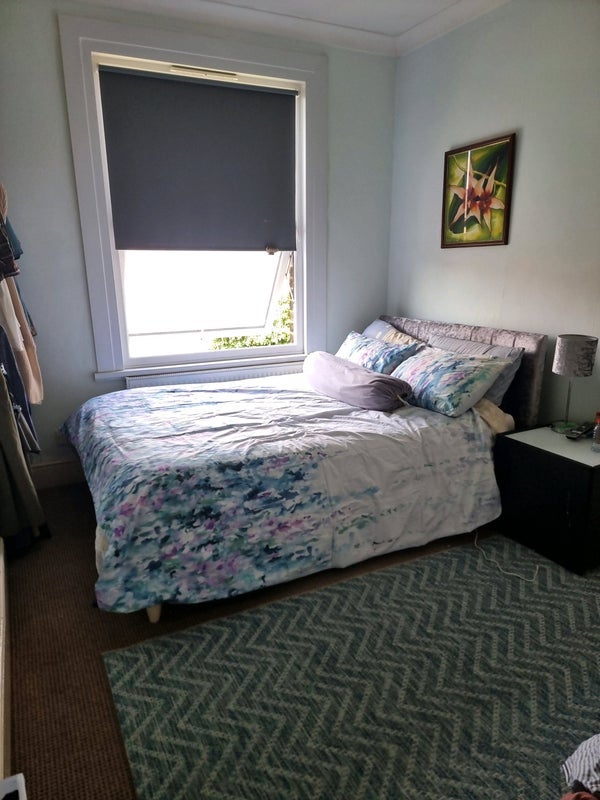 Room Colchester Road in Greater London